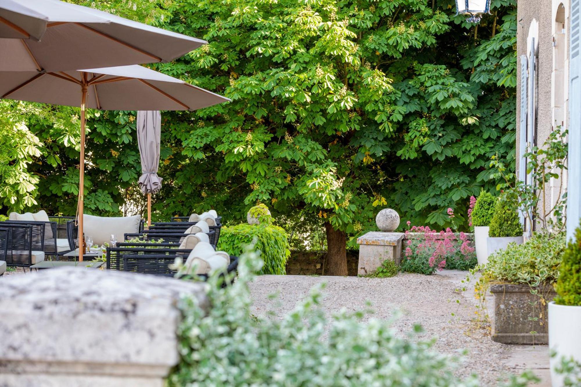 Hôtel Restaurant De La Poste&Du Lion D'or Vézelay Exterior foto